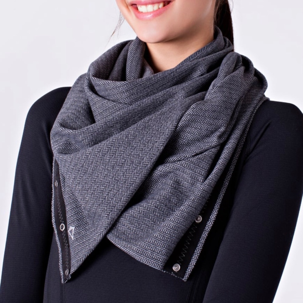 ivivva gray scarf